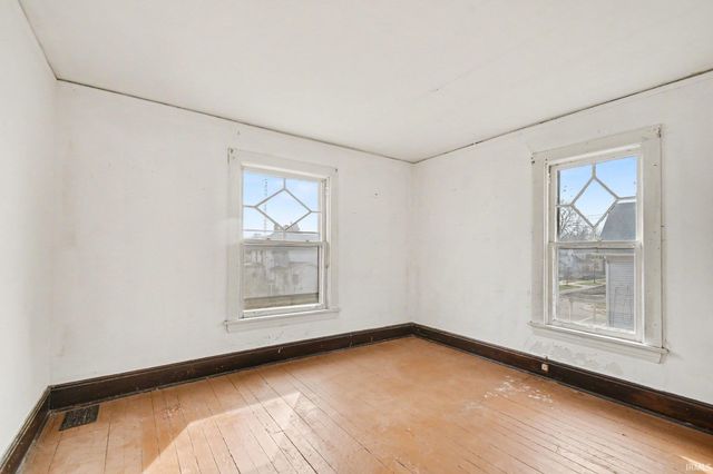 807 Diamond Avenue, South Bend, IN 46628