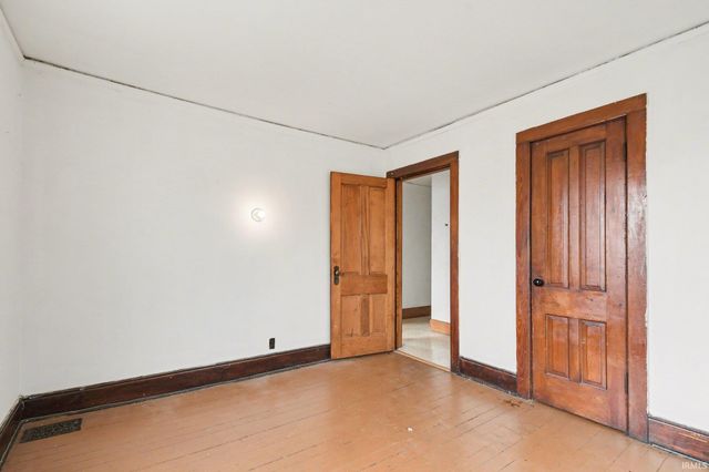 807 Diamond Avenue, South Bend, IN 46628