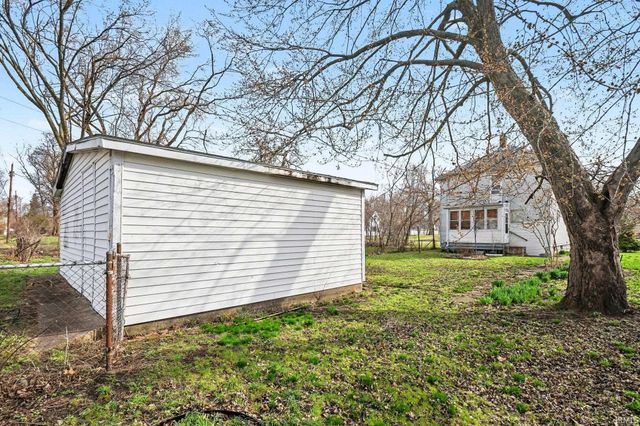 807 Diamond Avenue, South Bend, IN 46628