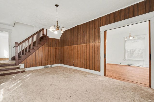 807 Diamond Avenue, South Bend, IN 46628