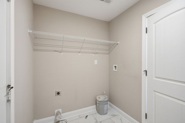 2361 Colston Dr, Clarksville, TN 37042