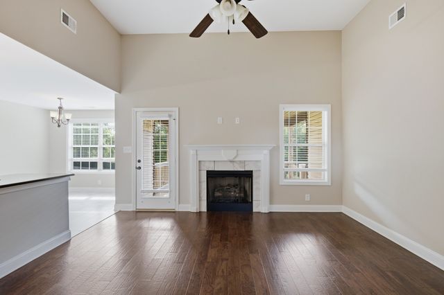 2361 Colston Dr, Clarksville, TN 37042
