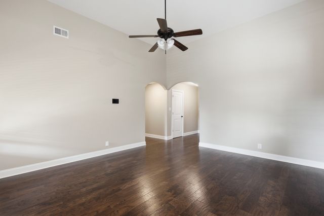 2361 Colston Dr, Clarksville, TN 37042