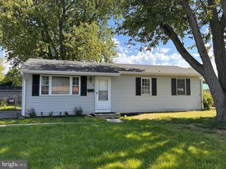 14 APPLE LN, Elkton, MD 21921