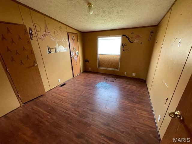 100 Pleasant Ridge, Fairview Heights, IL 62208