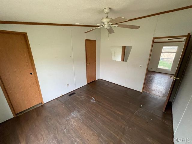 100 Pleasant Ridge, Fairview Heights, IL 62208