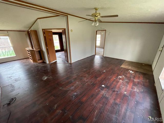 100 Pleasant Ridge, Fairview Heights, IL 62208