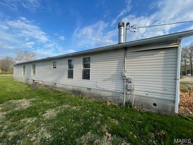 100 Pleasant Ridge, Fairview Heights, IL 62208