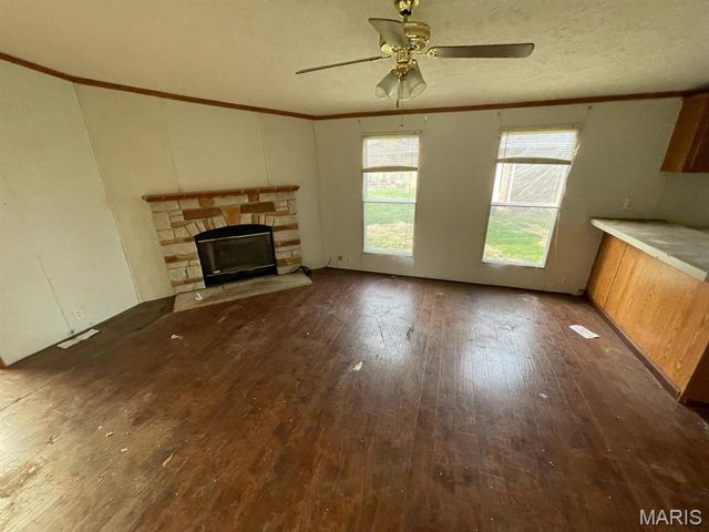 100 Pleasant Ridge, Fairview Heights, IL 62208