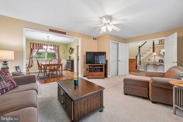 843 LAFAYETTE DR, Mount Laurel, NJ 08054