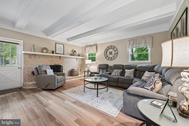 843 LAFAYETTE DR, Mount Laurel, NJ 08054