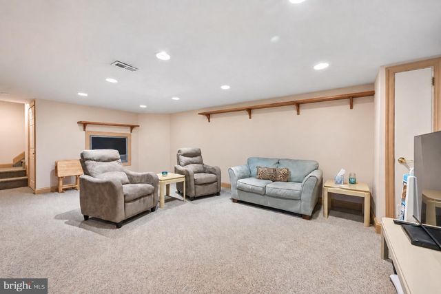 843 LAFAYETTE DR, Mount Laurel, NJ 08054