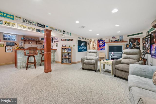 843 LAFAYETTE DR, Mount Laurel, NJ 08054