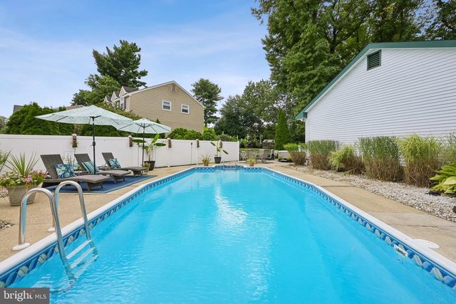 843 LAFAYETTE DR, Mount Laurel, NJ 08054