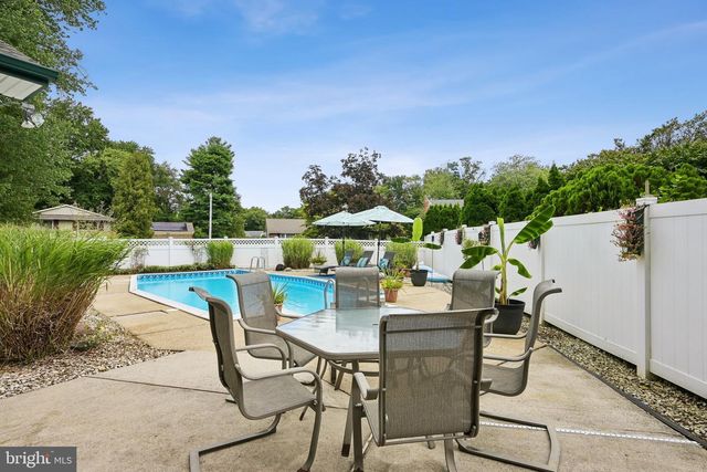 843 LAFAYETTE DR, Mount Laurel, NJ 08054