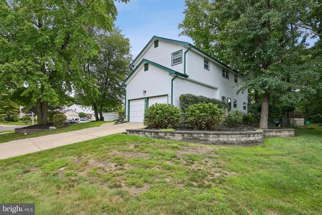 843 LAFAYETTE DR, Mount Laurel, NJ 08054