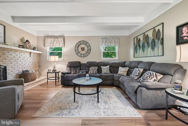 843 LAFAYETTE DR, Mount Laurel, NJ 08054