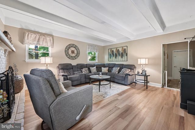 843 LAFAYETTE DR, Mount Laurel, NJ 08054