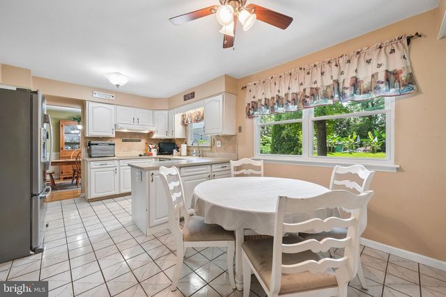 843 LAFAYETTE DR, Mount Laurel, NJ 08054