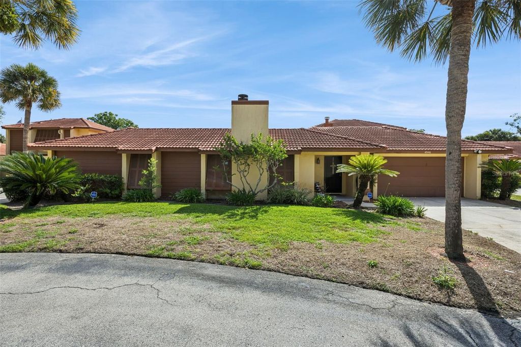 Image 2 of property listing at 4946 SAMOA CIRCLE 4C, Orlando, FL 32808