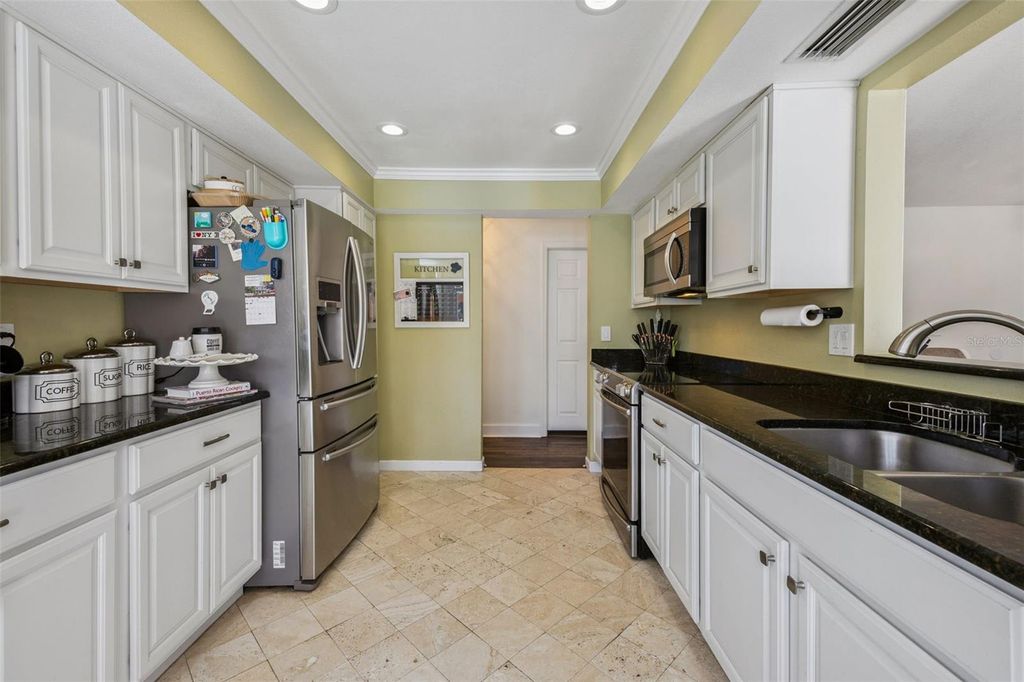 Image 12 of property listing at 4946 SAMOA CIRCLE 4C, Orlando, FL 32808