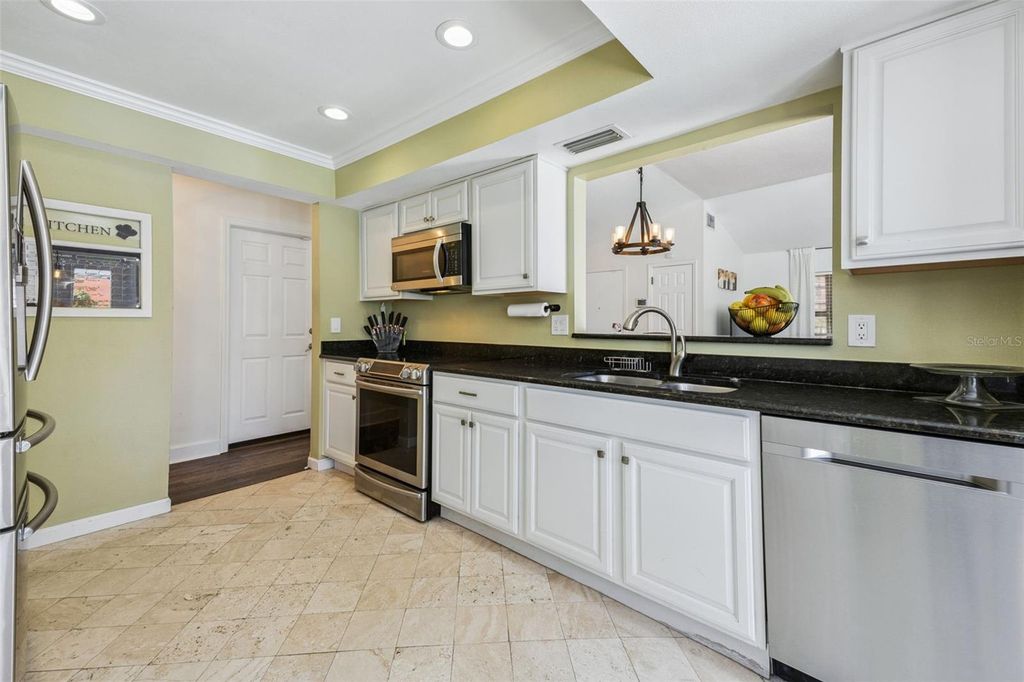 Image 13 of property listing at 4946 SAMOA CIRCLE 4C, Orlando, FL 32808