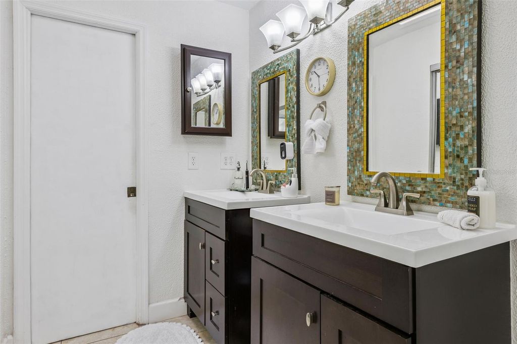 Image 25 of property listing at 4946 SAMOA CIRCLE 4C, Orlando, FL 32808