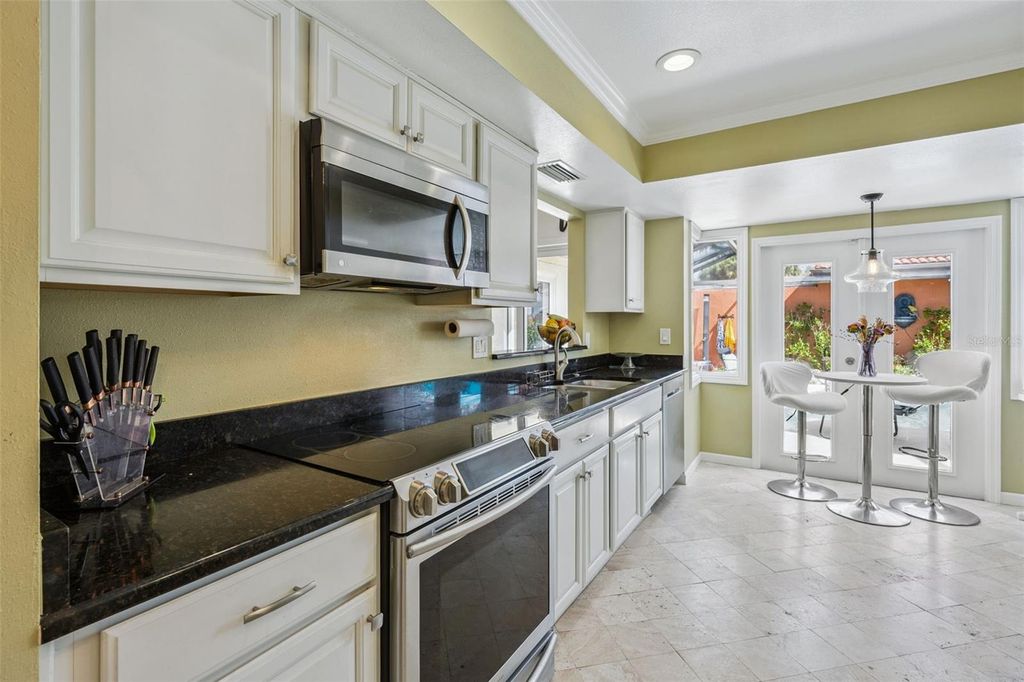 Image 10 of property listing at 4946 SAMOA CIRCLE 4C, Orlando, FL 32808