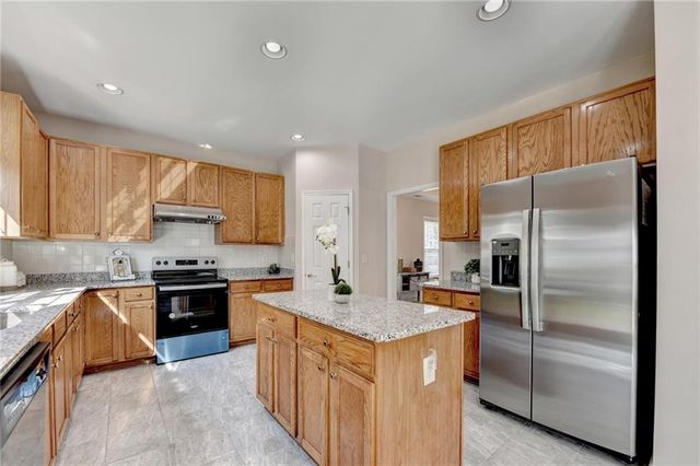 2765 Turning Leaf Drive, Lawrenceville, GA 30044