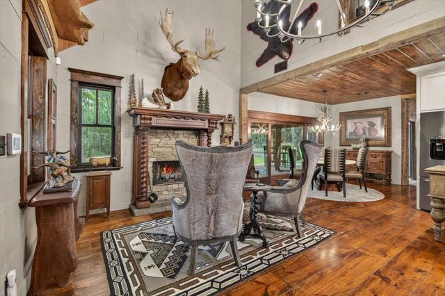 1881 NE Clayton Street, Dayton, TX 77535