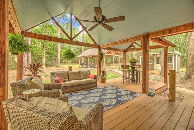 1881 NE Clayton Street, Dayton, TX 77535