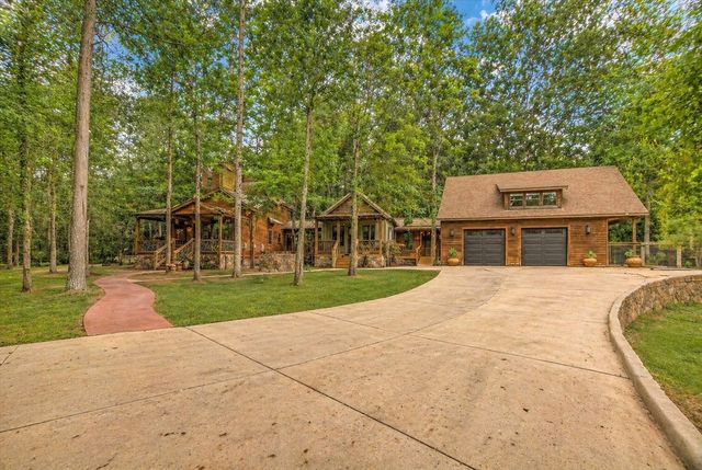 1881 NE Clayton Street, Dayton, TX 77535