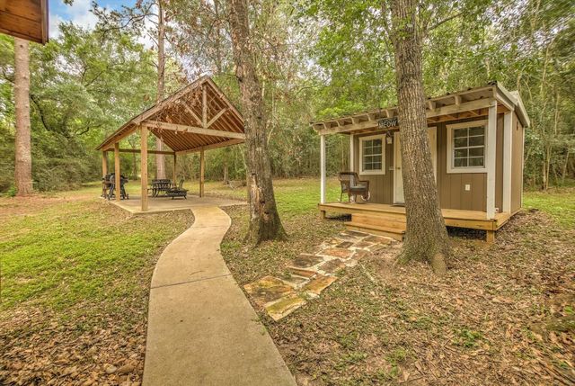 1881 NE Clayton Street, Dayton, TX 77535