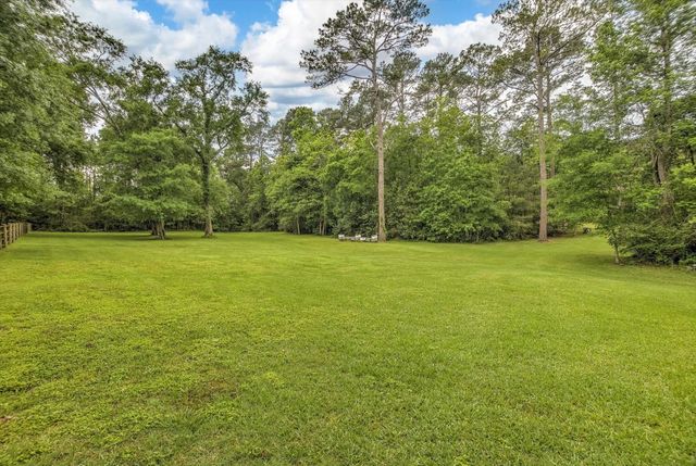 1881 NE Clayton Street, Dayton, TX 77535