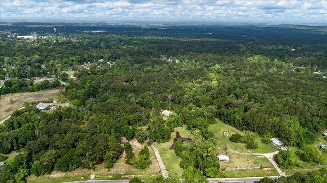 1881 NE Clayton Street, Dayton, TX 77535