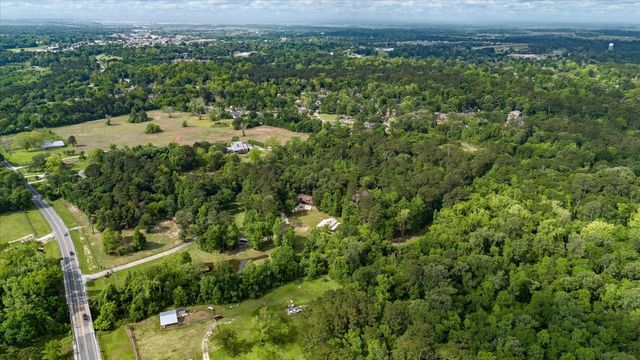 1881 NE Clayton Street, Dayton, TX 77535