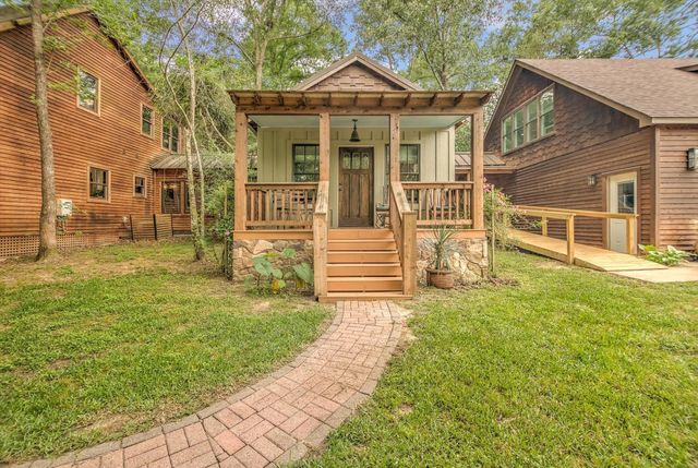 1881 NE Clayton Street, Dayton, TX 77535