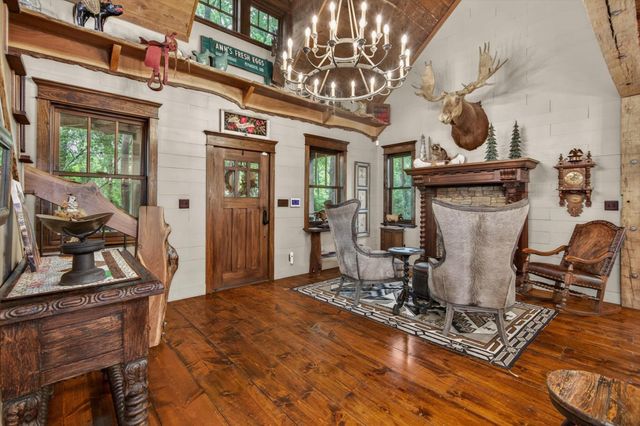 1881 NE Clayton Street, Dayton, TX 77535
