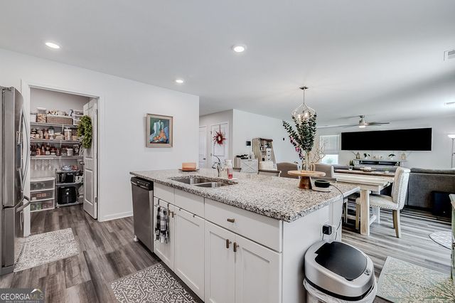 8 Hawkhorn Court, Savannah, GA 31407