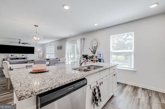 8 Hawkhorn Court, Savannah, GA 31407