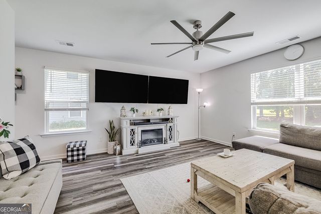 8 Hawkhorn Court, Savannah, GA 31407