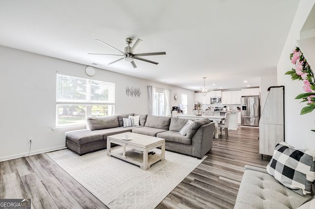 8 Hawkhorn Court, Savannah, GA 31407