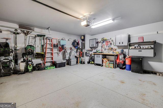 8 Hawkhorn Court, Savannah, GA 31407