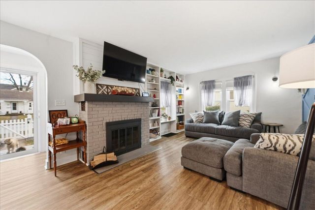 607 Oak Street, Valparaiso, IN 46383