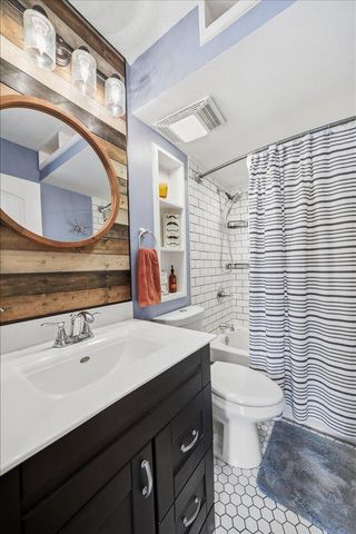 607 Oak Street, Valparaiso, IN 46383