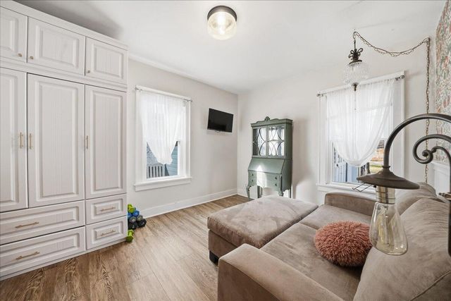 607 Oak Street, Valparaiso, IN 46383