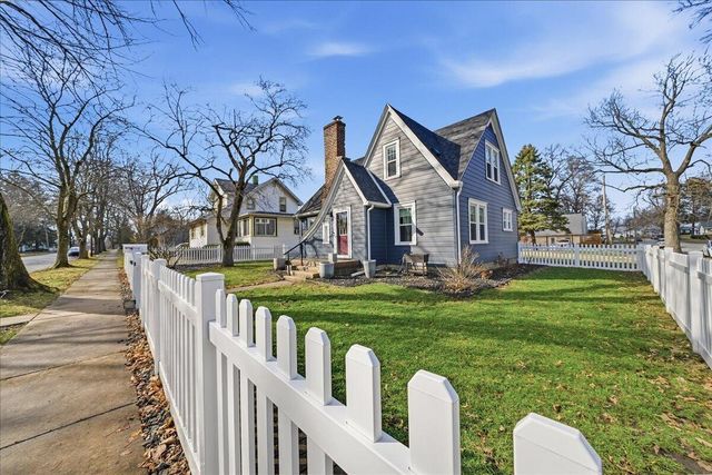 607 Oak Street, Valparaiso, IN 46383