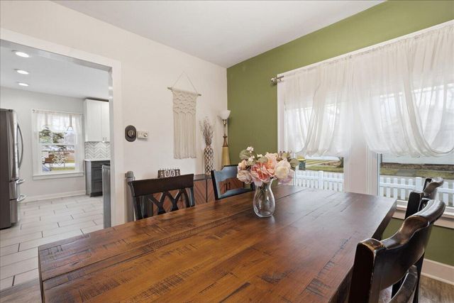 607 Oak Street, Valparaiso, IN 46383