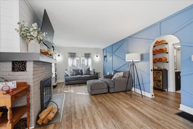 607 Oak Street, Valparaiso, IN 46383