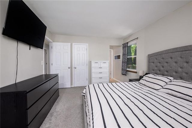 5808 Clark Circle, Kansas City, KS 66106